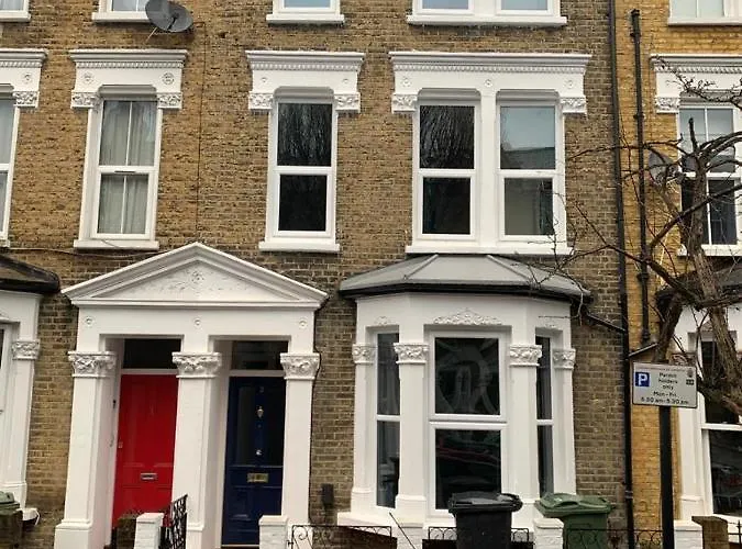 Very Large And Splendid Terrace House In London